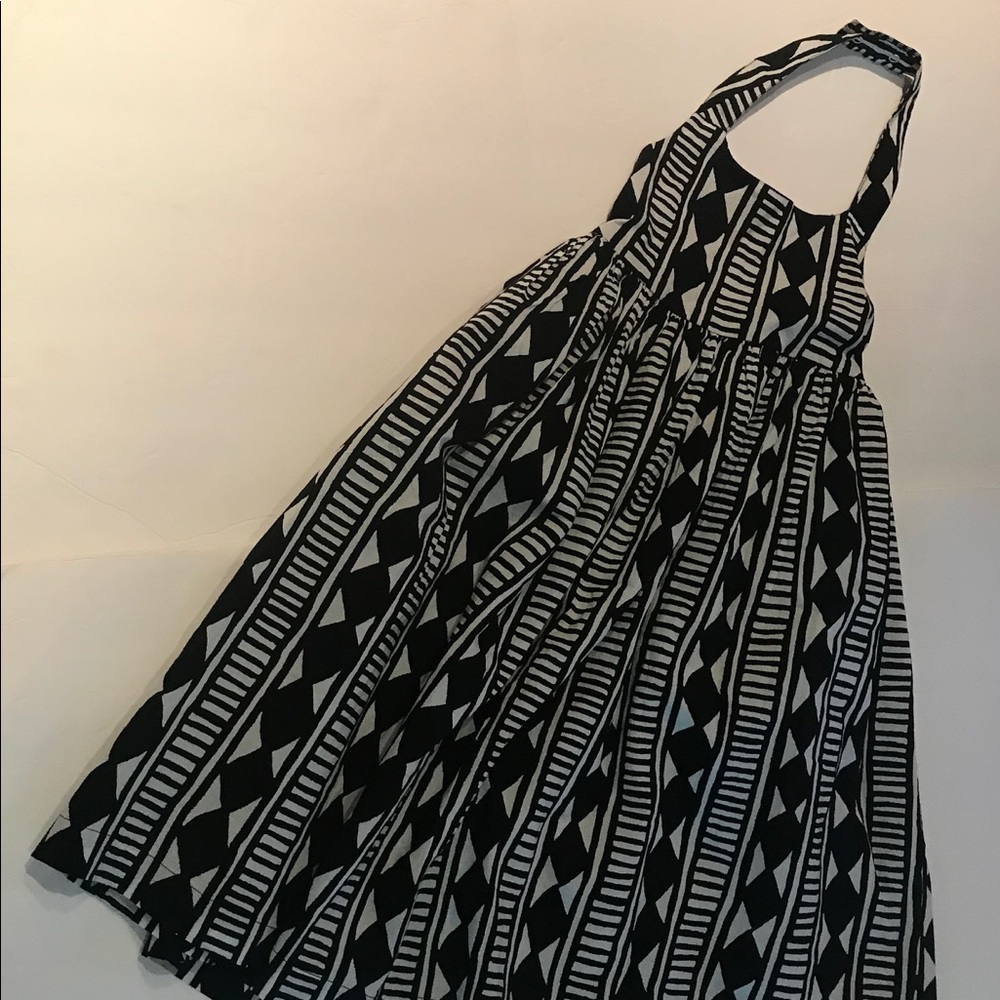 Old Navy Black/White Dress Size 5T